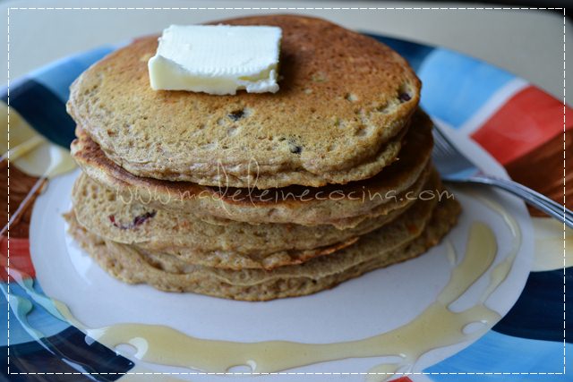 Hotcakes de zanahoria y arándanos